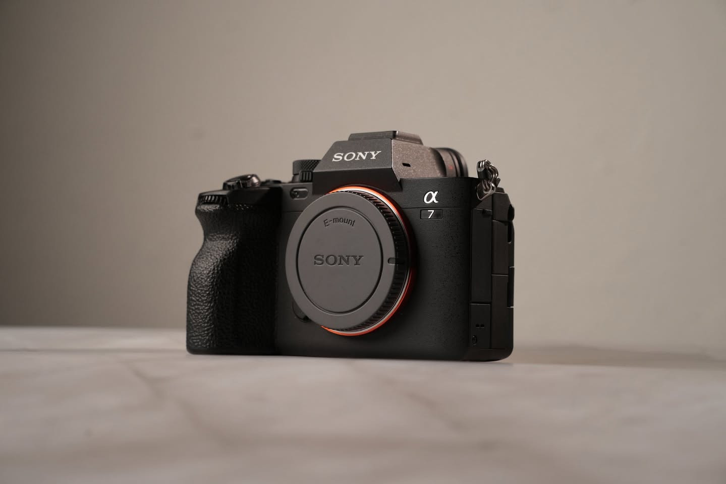سوني a 7iv للبيع
كاميرا سوني الفا 7 مارك 4 
Sony a 7 iv 
للبيع...الشتر ١٤ الف صورة يعني جديدة 

النظافة 100% 

للتواصل خاص او على الرقم 

***********واتساب
