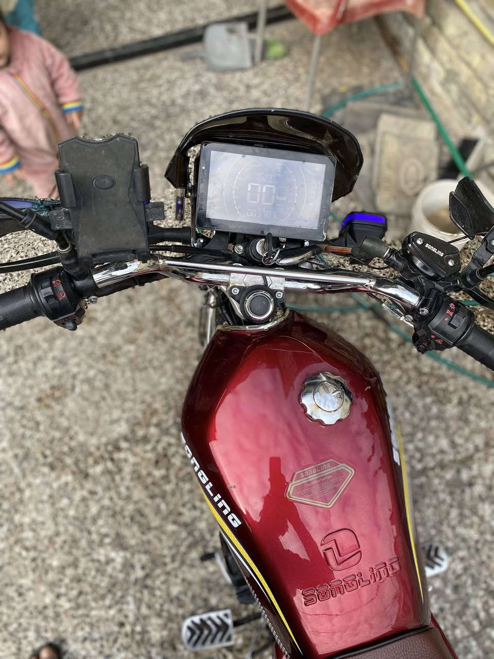 السلام عليكم عندي دراجه للبيع سونك ٢٠٢٦ كفاله عامه اخت الزيرو ماشيه ٥ الاف محرك ٢٠٠cc السعر ٨٥٠ مكان بغداد الكمالية ***********
