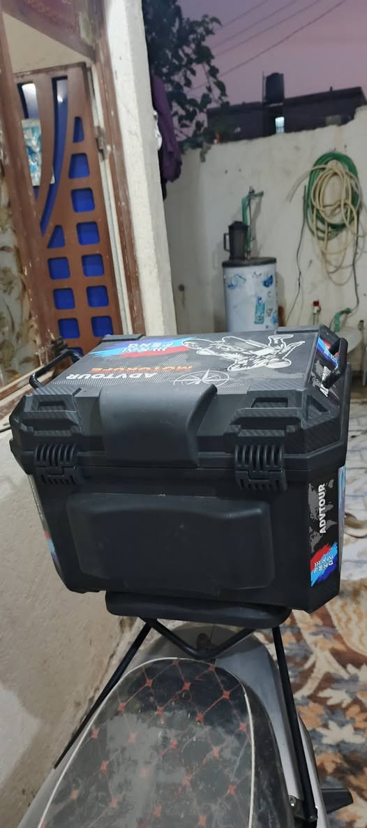 السلام عليكم اخوان صندوق دراجه ضد الكدمات صندوق كامل صار ٤ ايام شديته  وسط موجود هو والسله مالته سعر 30 قفل مكان الناصريه ***********
