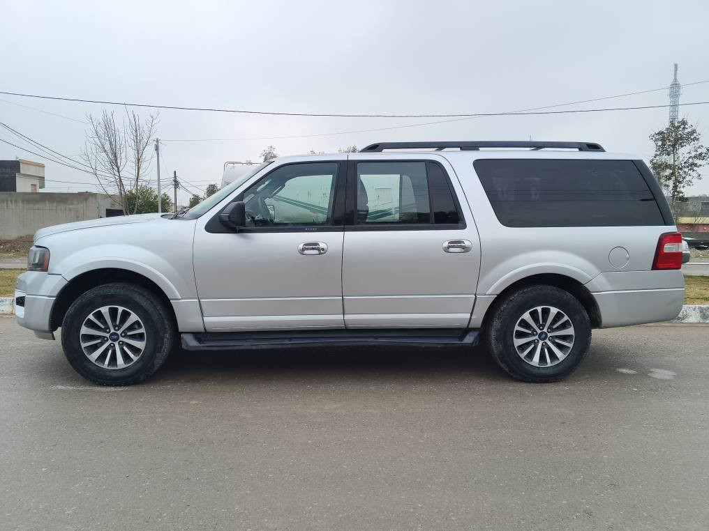 Ford expedition 2017 El XLT
فورد اكسبيديشن موديل 2017 رقم اربيل وارد امريكي -شاصي طويل المرغوب
-مواصفات: ١٢٠ مايل ماشية 
-دفع رباعي اربع مودات 2H 4H 4L 4A 4*4
-لايت زينون بلادي 
-كير عادي و اوتوماتيكي ٦ سرعات 
-محرك ٣.٥ توين تيربو
-عدد الركاب ٨
-تبريد مركزي للصندوق 
-تحكم في تبريد و تدفئة في صف الثاني 
-كاميرا خلفية 
-رادارات امامية و خلفية 
-صندوق جك زجاج خلفي جك كشنات يدوي صعود و نزول
-فتح صندوق من خلال السويج
-كود الباب 
-اوتو باركينك كراج تلقائي
-كيج الكتروني + مؤشر عادي شاشة الكترونية 
-سيرفس كامل للسوائل قبل شهر هيدروليك و محرك
-فتح جامات الجانبي صف الثالث كهربائي
-مانع الضباب للجام الامامي وخلفي 
-تبريد متوسط و AC و عالي Max AC 
-مجموعة مودات تدفئة 
-دوسة كهربائية ستيرن كهربائي 
-ثلاجة في الوسط 
-منافذ طاقة ١٢ فولت امامي وسط و خلفي 
تحكم في المسجل في صف الثاني والمودات 
-سايد بريك دوسة 
-تحكمات ستيرن تسجيل مكالمة تحديد سرعة تعلي و -نصي صوت كامل 
-التحكم في مراية جانبية 
-زر مانع الانزلاق
-زر نزول في الرتفعات
-رفع و خفض نسبة الوضوء دشبول 
-واماكن الخزن لا تعد ولاتحصي 
-جام الصف الثاني اسود موجودة مع السيارة

بالنسبة للضرر السيارة عدها ثلاث قطع بدون دواخل جاملغ امامي والبنيد و باب الصدر كير والمحرك والحدادية بشرط 
الهزة والسنوية بارحة جددتها لحد 2031 والسيارة باسمي
رقم اربيل انكليزي 
رقم صاحب السيارة 
*********** + واتس
*********** 
السعر 180 ورقة بيع سريع أربيل, العراق
