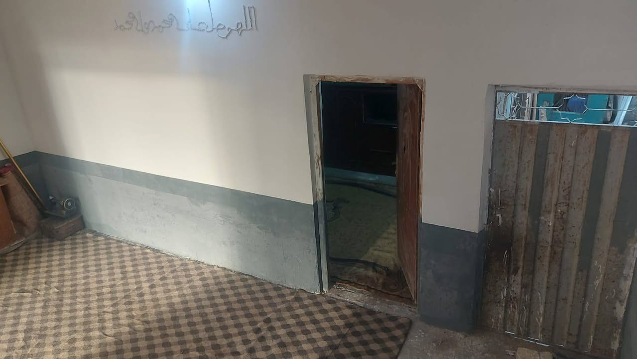 سلام عليكم دار للبيع مساحته 170م  سعر 28 وبي مجال بسيط

 بنائه نضيف ومرتب   عنوانه الكوفه شارع المعمل مقابل صوره الوائلي  شارع هيثم الجبوري يبعد  150م عن شارع الرئيسي عرض الشارع 8 امتار  ويحتوي على اوراق ومسجل بل تطويب الجديد ومشمول بي

  للاتصال ولاستفسار  الاتصال على الرقم  *********** النجف, العراق
