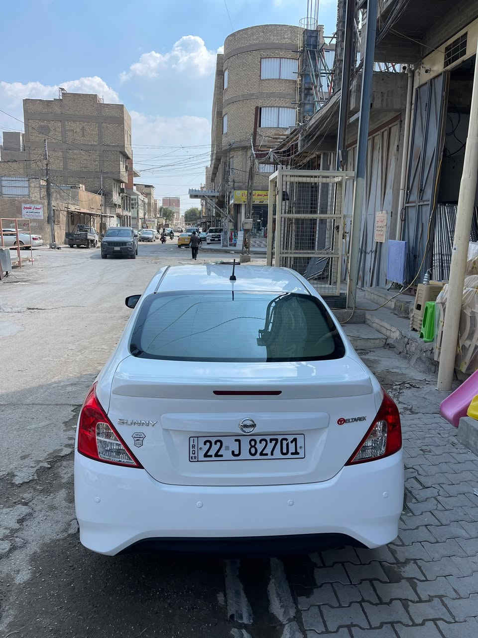 سلام عليكم 
نيسان صني 2024 مكفولة عدا بارد بسيط 
ماشية 42 الف جديدة  
داخل بيجي شركة مهند ☑️
فول مواصفات :
شاشة كبيرة ✅
تحكمات ستيرن جهتين ✅
كامرة خلفية✅
حساسات خلفية ✅
اربع جام اوتو ✅
اربع سماعات✅
تبريد قطعتين ✅
المكان النجف الأشرف .
السعر 123 وبيها مجال بسيط ،
للأستفسار واتساب على الرقم 
***********
