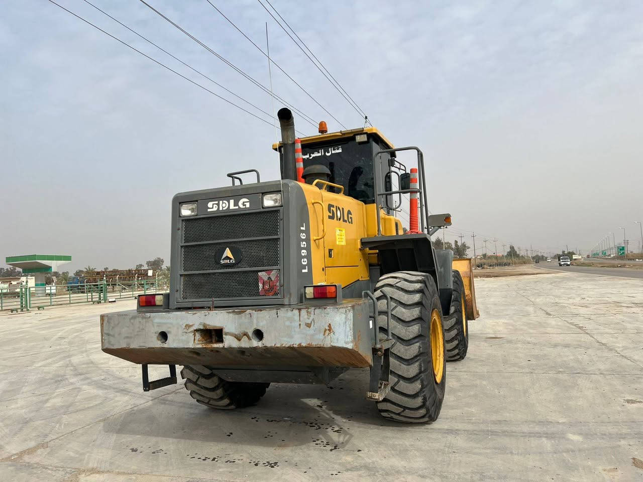 السلام عليكم شفل للبيع حجم 956 ال جي درب البحار محرك كتر  موديل 2011 مكفول كفاله عامه رقم نجف بسمي سعر 365 وبيه مجال مكان واسط#الصويرة *********** ساعات العمل 75 الف ساعه
