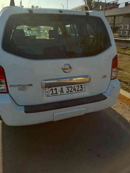 السلام عليكم سياره نيسان باثفندر موديل 2006 سنويه باسمي 3قطع تبريد سلايت روف جام كهرباء صندوق شفط تخم تاير جديد صدر ودبلات مكفوله  باتري جديد رقم بغداد انكليزي سنويه 28 الاتصال ***********0 المكان بغداد جديده سعر 95 وبيها مجال قليل

