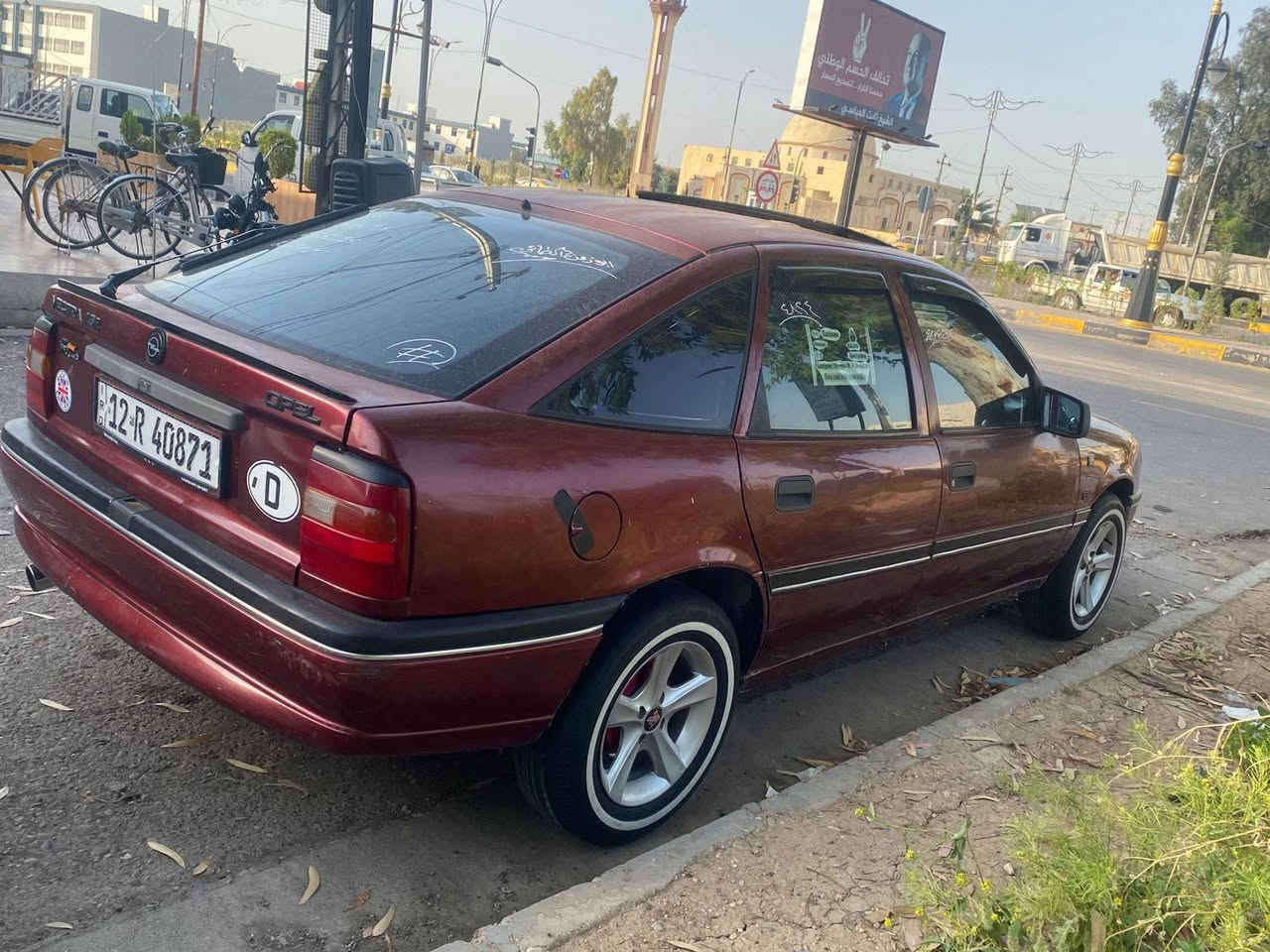 السلام عليكم للبيع فكتر موديل 92 مكينه 16 شرط لا صرف ولا نفخ رقم نينوى اجنبي جديد كابون ماستر قفل مركزي جامات كهرب تنته سلايت داخل صاجات فول مواصفات سيدي كرستال السياره بدون صبغ مصلح بيها دوسات اودوير فقط تريك بعد 160 سياره مال جناي طبه ما تصرف عليها ربع  السعر 45 وبيها مجال بصيط ‏‪***********‬‏
