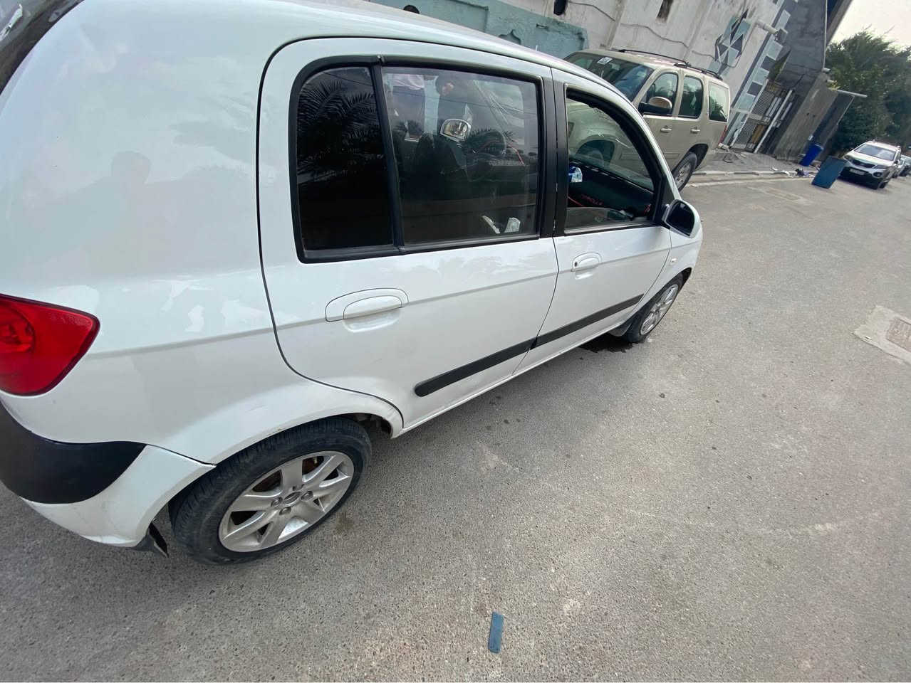 السلام عليكم سياره هونداي جيتز كير اوتوماتيك مكينه 1600 كفاله كير ومكينه السيارا دواخلها نضيفه الهيكل مالته نضيف السيارا مال بنيه بيه طخات خفيفه (زلغ طكه) السعر 70 ورقه للاستفسار *********** موجود واتساب اتصال البصرة, العراق
