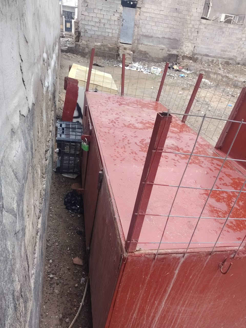 البيع ميز نضيف عنواني بعقوبه تصل عله رقمي ***********
