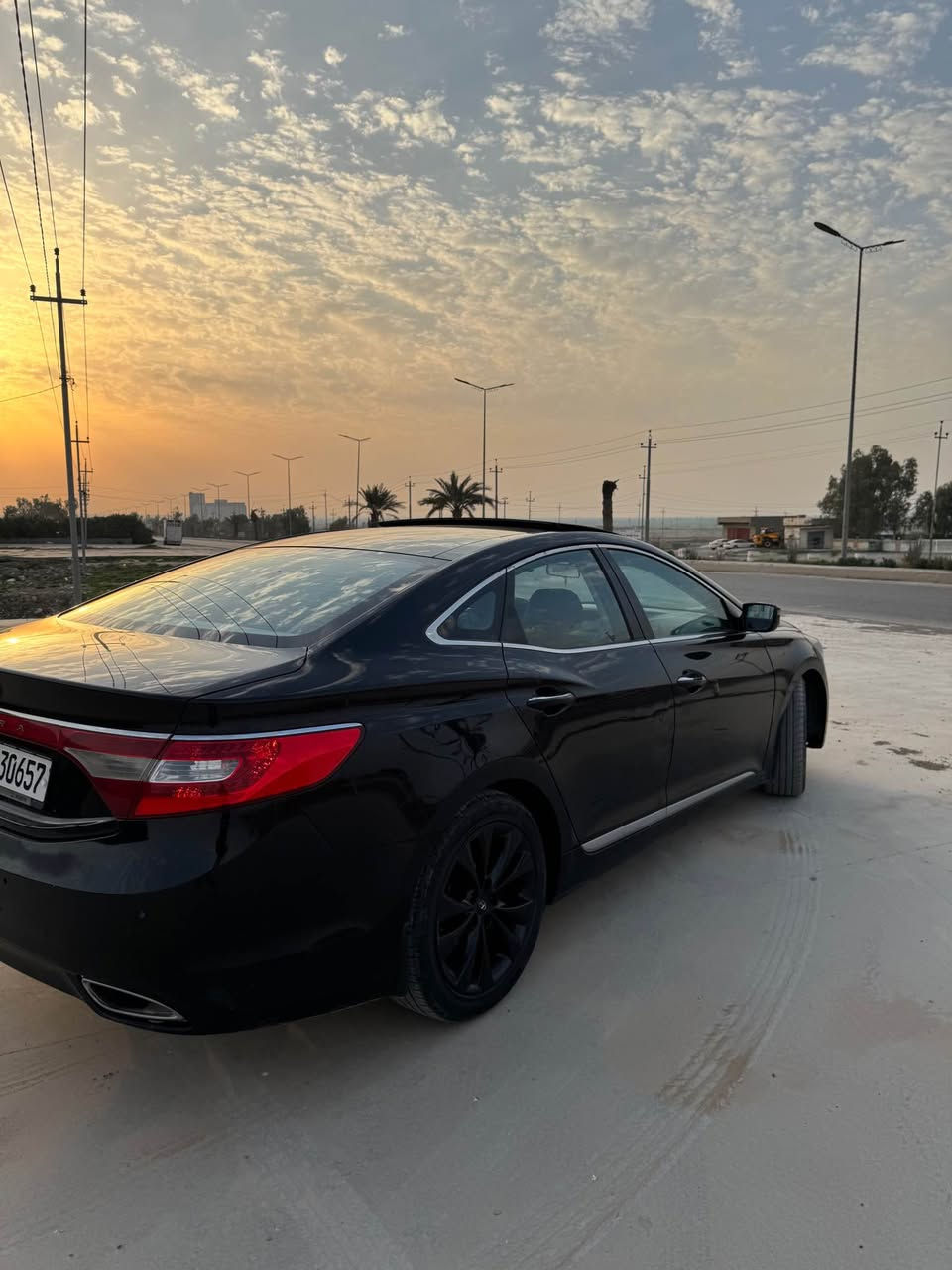 azera2014 ئەزیرە 
فوول مواسەفات قەپات سحر 123 وەرەقە 
مەکینە 4 بستوونە مەکینەی کرایتەوە
170 هەزار km روویە 
هیج سبۆخی نیە بەس دەرگای پیشت سەکنی یەک دۆز ساردە نیشان کردەوە سنەوی و رەقم شتی هەموو نۆیی کرایتەوە لە هیجی نەقس نیە کارەبات گیر و مەکینە بە شەرت هەموو شتیکی بە شەرت دەتەم بە ناوی خۆمە 
تەحویل غرامە بە شەرت سحری 123 وەرەقە مەجلا 
رەقم *********** مخمور, أربيل
