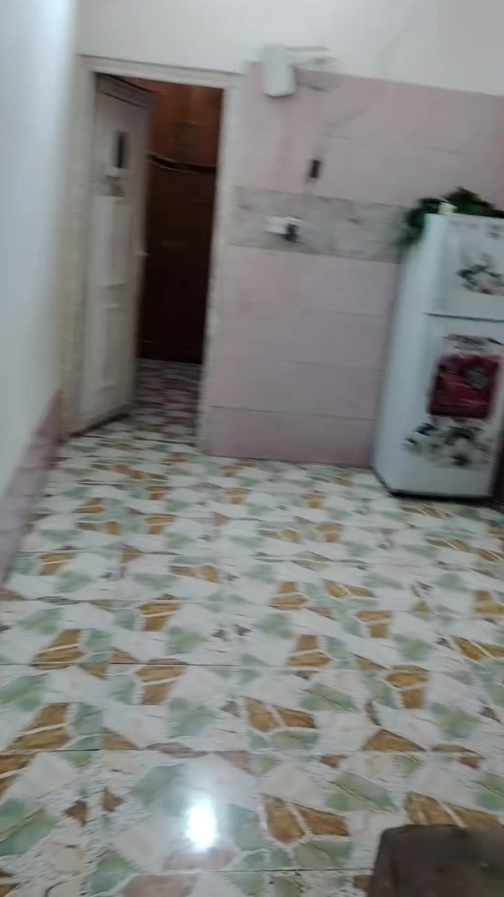 بيت  للبيع المكان الرشديه  قرب منتجع الشكرجي) يحتوي على غرفة+صالة+استقبال +مطبخ +صحيات) المساحة 50م) طابو زراعي سند 25)السعر 26مليون وبي مجال) للاتصال والاستفسار اتصال  ***********
