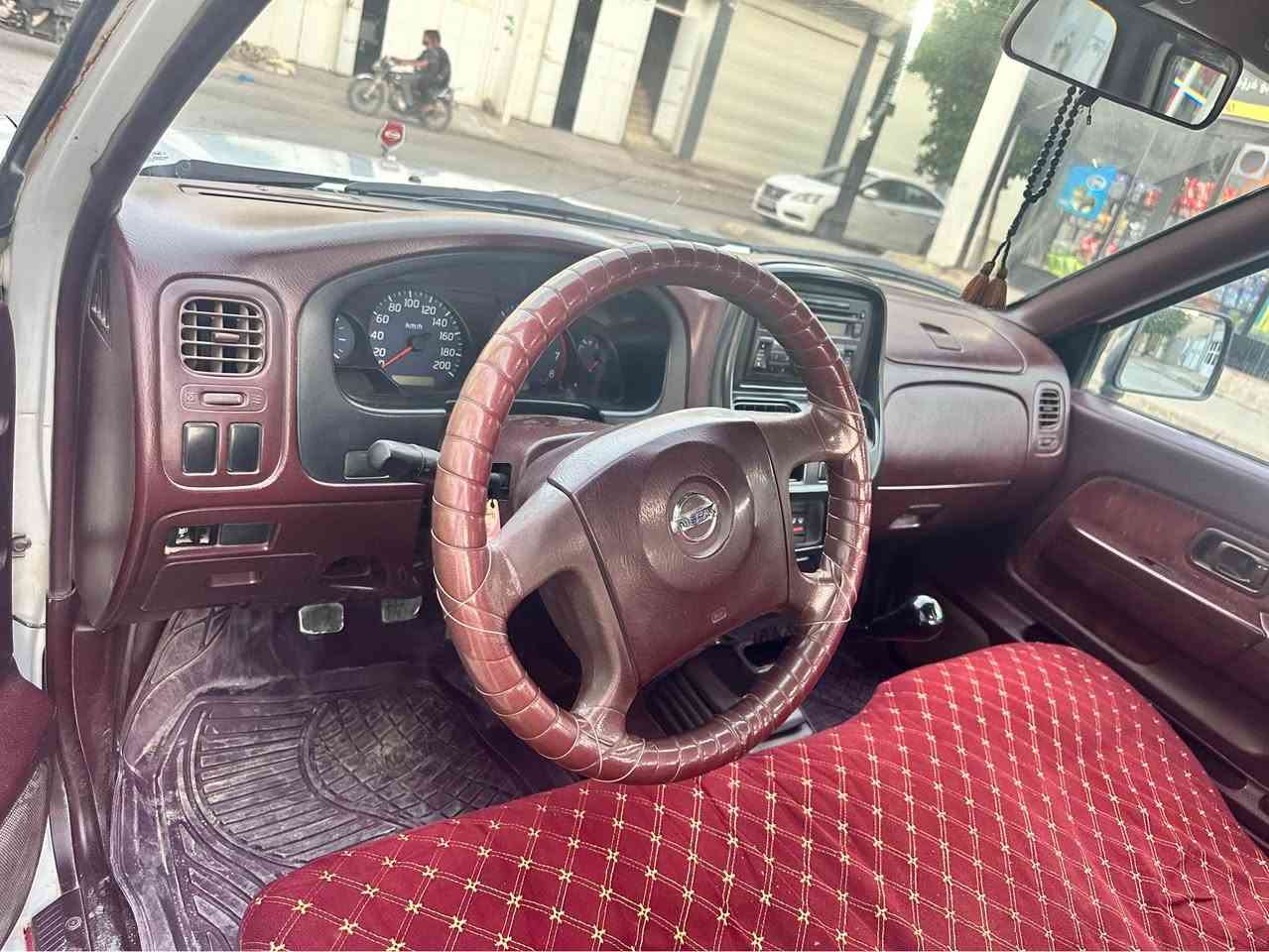 نیسان دەبڵ مۆدیل ٢٠٠٨ یابانی
 سەنەوی تازەیە
بێ بۆیاخ بێ سارد 
چوار تایەی لۆکە
گیڕەمەکینەی بەشەرت نەکراوەتەوە
سەیارەکە زۆر جوانە ماڵی دۆستە
نرخ ١٣٠ گەڵا
شوین سیدسادق
***********
*********** السليمانية, العراق
