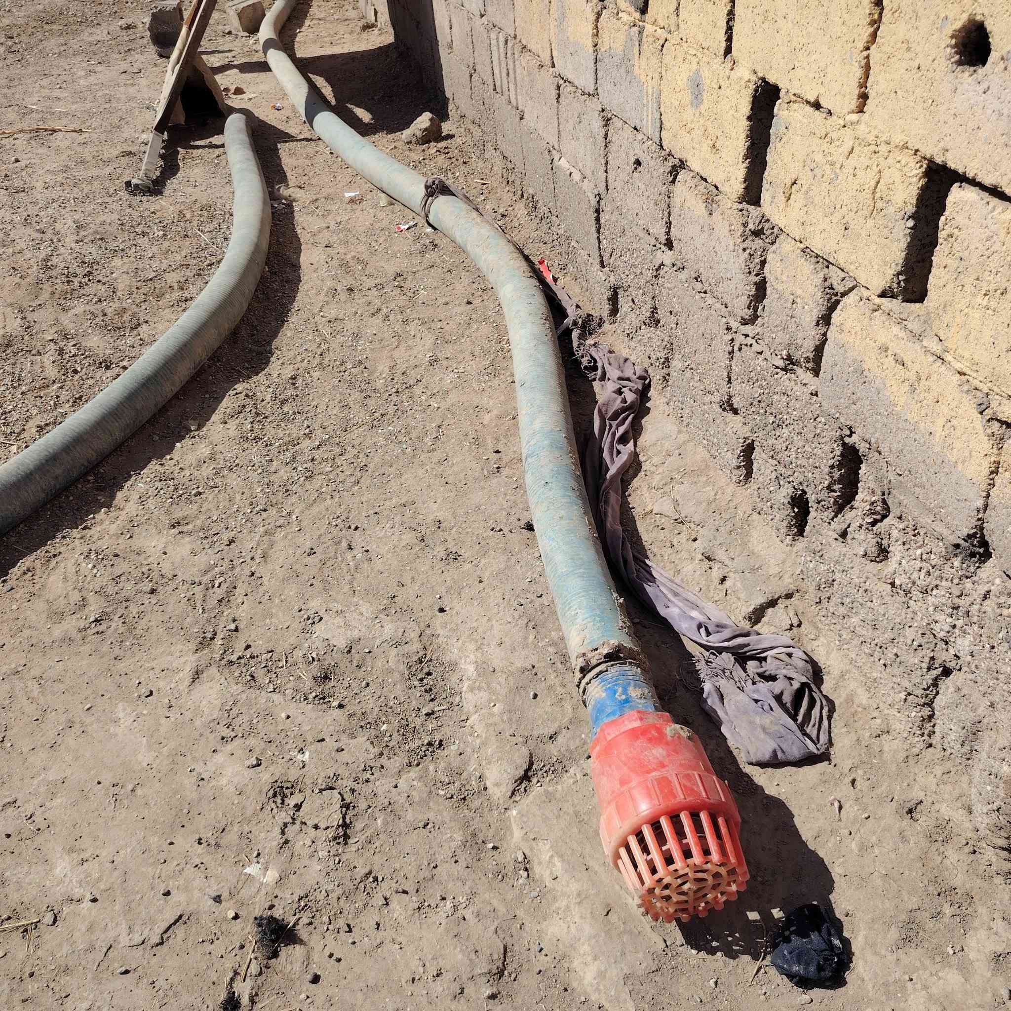 السلام عليكم ماطور كوبلن 5 باربعه للبيع صوندا 10 امتار السعر 300 رقم الهاتف *********** 300 رقم الهاتف
