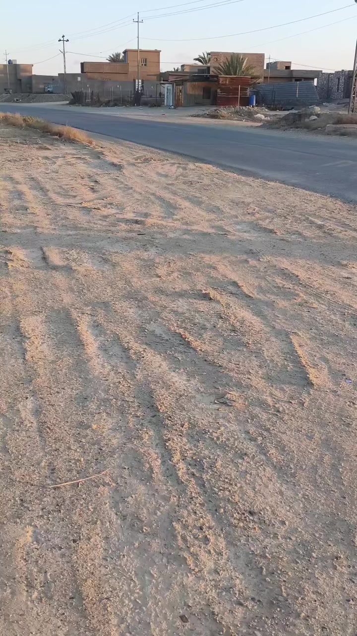 أرض للبيع اربع دوانم على شارع مباشرتا سعر ٥٥ دونم ***********
