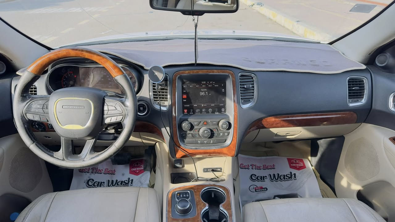 السلام عليكم 

دوج دورنكو ليمتد موديل 2015 رقم بغداد بأسمي 
فول مواصفات ما عدا الفتحه 

حادثها جاملغ و باب السايق صور الحادث بالمنشور 
محرك و كير مكفولات 

مكان السياره ميسان 
السعر ( 205 )

للاستفسار اكثر 
الاتصال ‭0783 468 2884‬
واتساب  ‭0770 270 0612‬
