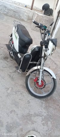 دراجة شحن • بدون بطارية • متاحة
