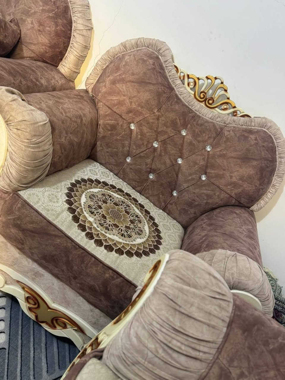 سلام عليكم تخم قنفات كامل 10 نفرات مع 5 طبلات 4 زغار و وحدة جبيرة صورة كدامكم نظافة ما عايز خيط مستعجل عليه سعره 300 ألف مكانه بالنجف
***********
