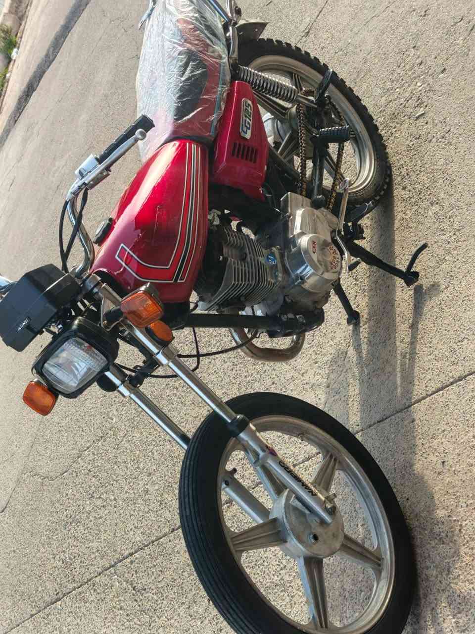 دراجه روبر خمسه كير دراجه كامله نضافه فول محرك لاصرف لا بخار شرط دراجه ربع مايحتاجلها كامله مابيها اي نقص سعرها 280 الف بيها مجال راسلني خاص او مراسله وتساب ***********
