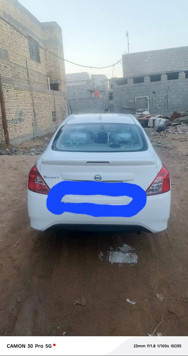 نيسان صني ٢٠٢٤ ام لبليته الزركه السياره نضيفه احله من الصوره استخدام شخصي ماشيه ٢٤٠٠٠ بيهه بارد موضح بالصوره السعر ١٢٧ وبيهه مجال قليل ***********
