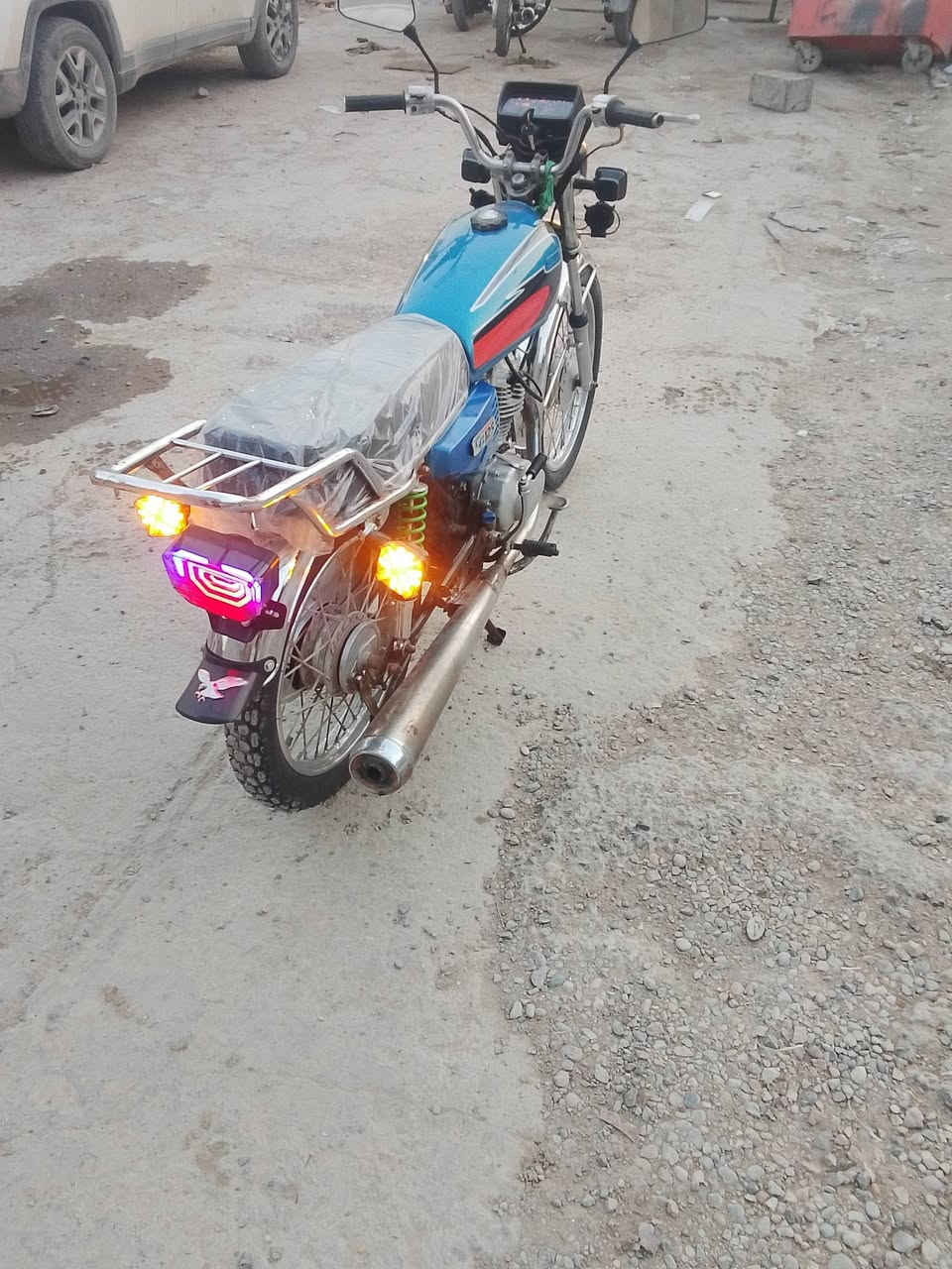 سلام عليكم دراجه 4كير تايكر مديل 2014 تعمير جديد مكينه برغي مامفتوح بيه خير من الله متروكه جانت اوراق اصولي 5بوجهك ترقم سعر 600 وبيه مجال بسيط مكاني بسمايه ***********
