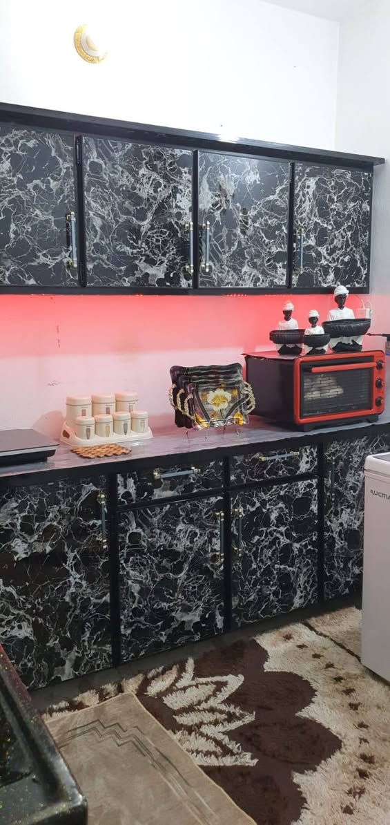 كاونتر للبيع سعره 350 مكانه جسر الشريف بعقوبه ديالى هذا الرقم***********
