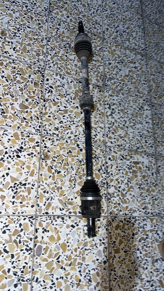 درايم شفت جهة اليمنى مال النترا من 21 لل25  بي عواج قليل للبيع بل يرضي الله قيم واخذ  
للاستفسار ***********
