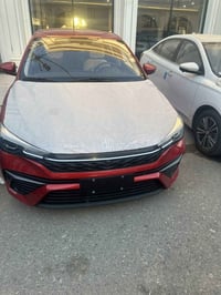 متوفر MG 5لون ماروني وسلفر كميه مفتوحه موديل 2025 رقم اربيل وكاله تحوي...