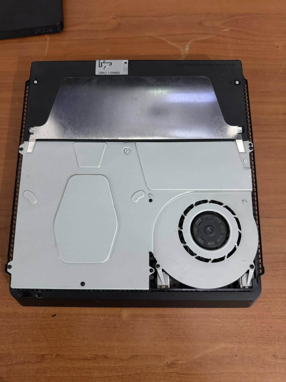 سلام عليكم 
بلي فور سلم مهكر للبيع 
واحد تيرا 
الجهاز لوك ستيكر مداخل تصليح 
مهكر نظام12.5
الالعاب اربعة مثل ماموضح بالصور 
تجي وياه جويستك وحدة وكامل وايرات حتى واير شحن 
السعر275 وبي مجال بسيط 
النجف 
***********
