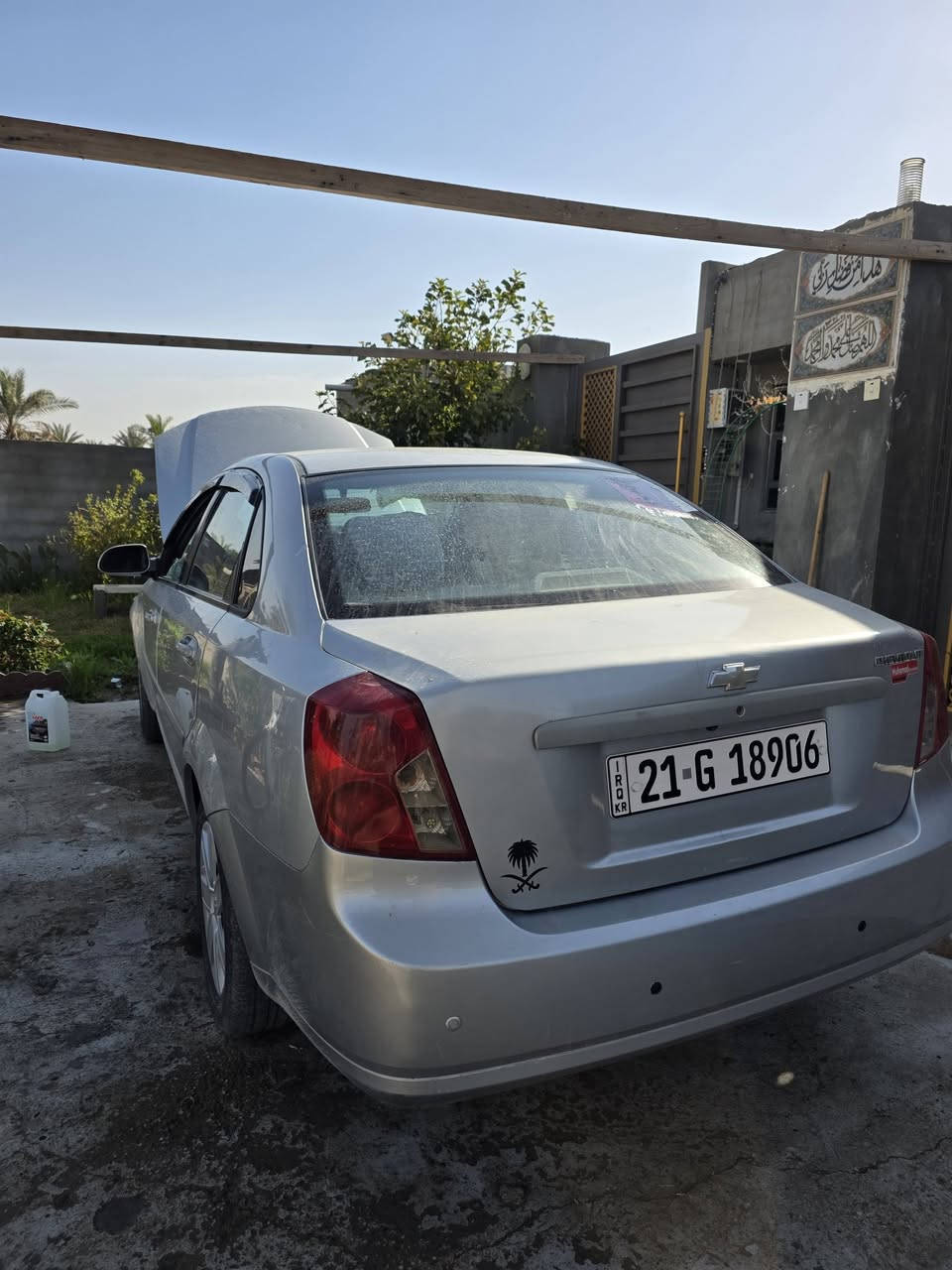 سلام عليكم
اوبترا للبيع 
موديل /2010
 (تبديل بنيد) صبغ قبق جنطه فقط
طخه خفيفه بخشم الجامرلغ واضحه بالصوره
صدر جديد منضومه بانزين جديده 
كير محرك خير من الله
شاشه كامره خلفيه
السعر (78) وبيهه مجال للشراي
للتفاصيل اكثر /***********
