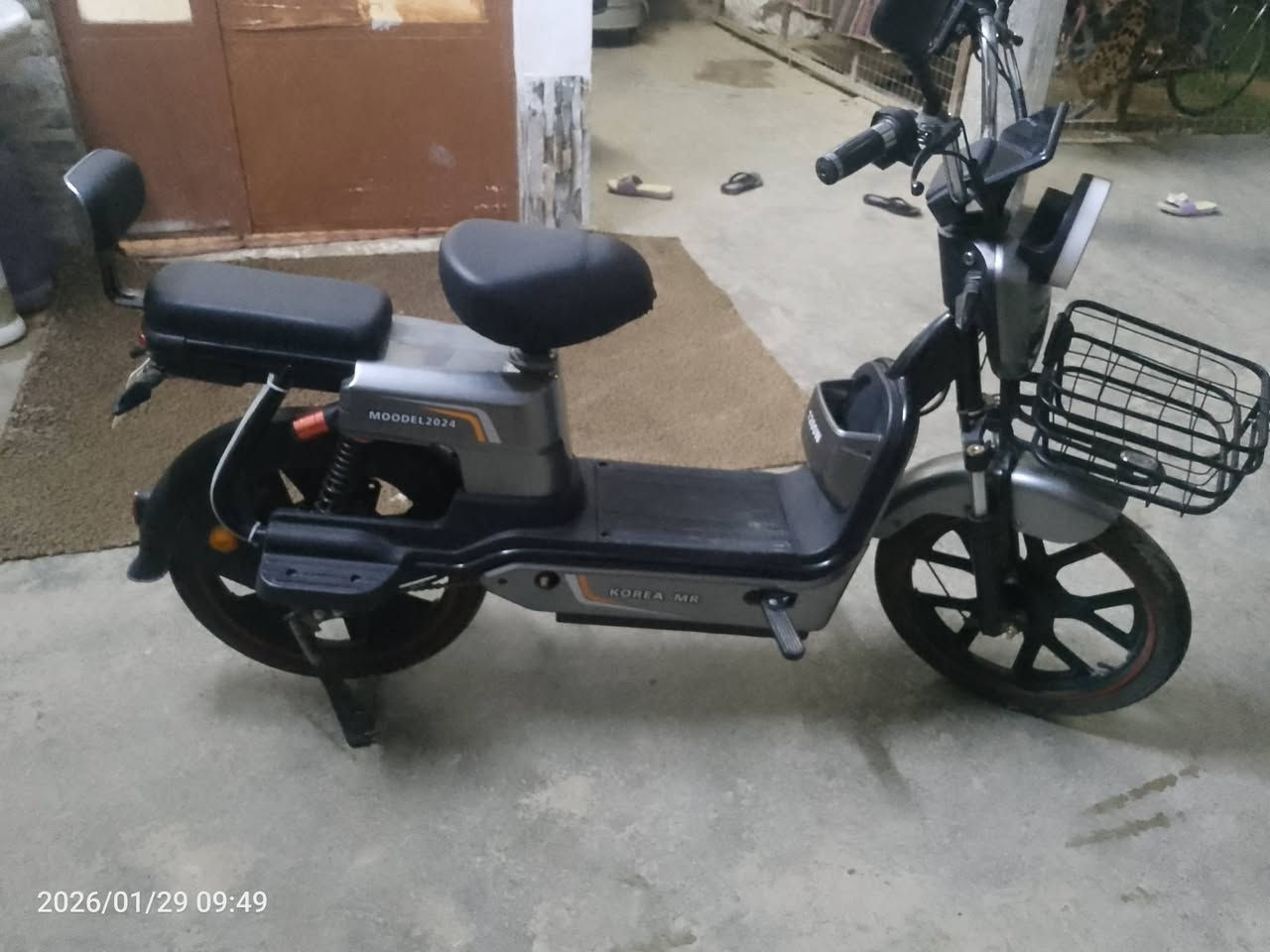 بايسكل شحن للبيع اربع بطاريات فول مواصفات كل شي شغال السعر 325 وبي مجال قليل وياه ثنين اسويجات بصمه وكارت وسويج بايدر جديد ما مفتوح للاستفسار الاتصال على الرقم ***********
