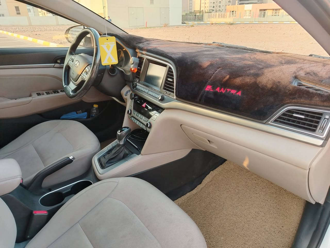 السلام عليكم..
النترا وارد امريكي ٢٠١٧ لون ابيض صدفي
ضربتها خلفية مبدل قبق جنطة.. الرقم اربيل باسمي
بصمة، شاشة كبيرة، كامرا دوارة، محرك ٢٠٠٠ دوش، تحكم ستيرن، رادارات، تدفئة بالكشنات..
بيها قطع صبغ كما موضح بالسونار القديم، تقشرات صبغ بالبنيد وبداية القمارة.
ماشية 82 الف ميل
ملاحظة.. السيارة مضاف الها منظومة غاز..
السعر ١١٥ مكاني بغداد بسماية
***********
