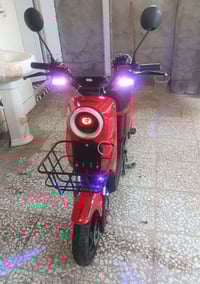 R9 • دراجة كهربائية • بطارياته شبه تعبان