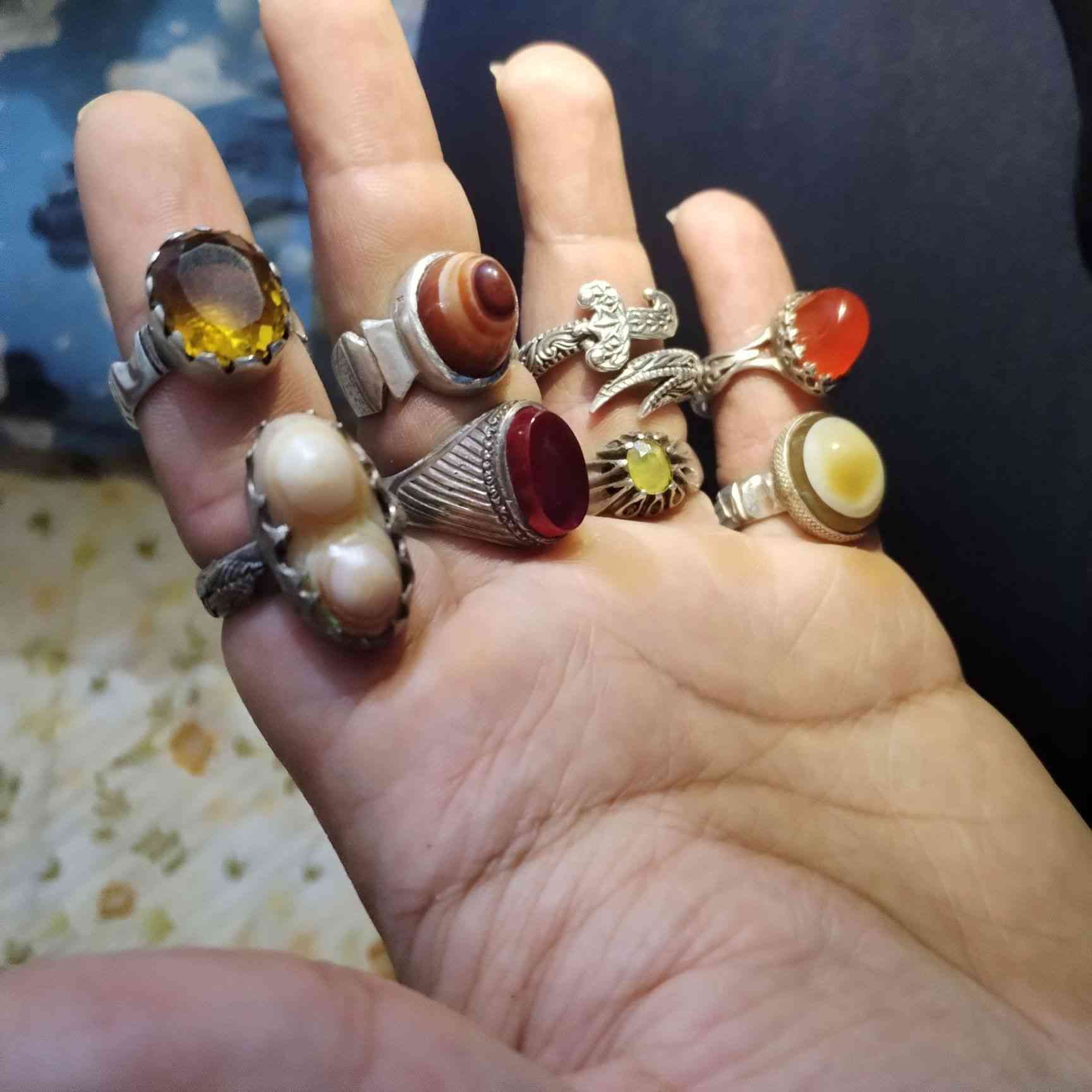 شلعه ضخمه انتيكه مرتبه قيم وراسل


**إذا كنت صاحب هذا الإعلان وتريد حذفه لأي سبب، رجاءا أرسل رسالة إلى الدعم الفني**