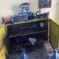 غراض للبيع حي صناعي البياع الشارع السابع تزكاه وكسره ودريل وسباين ولقم...