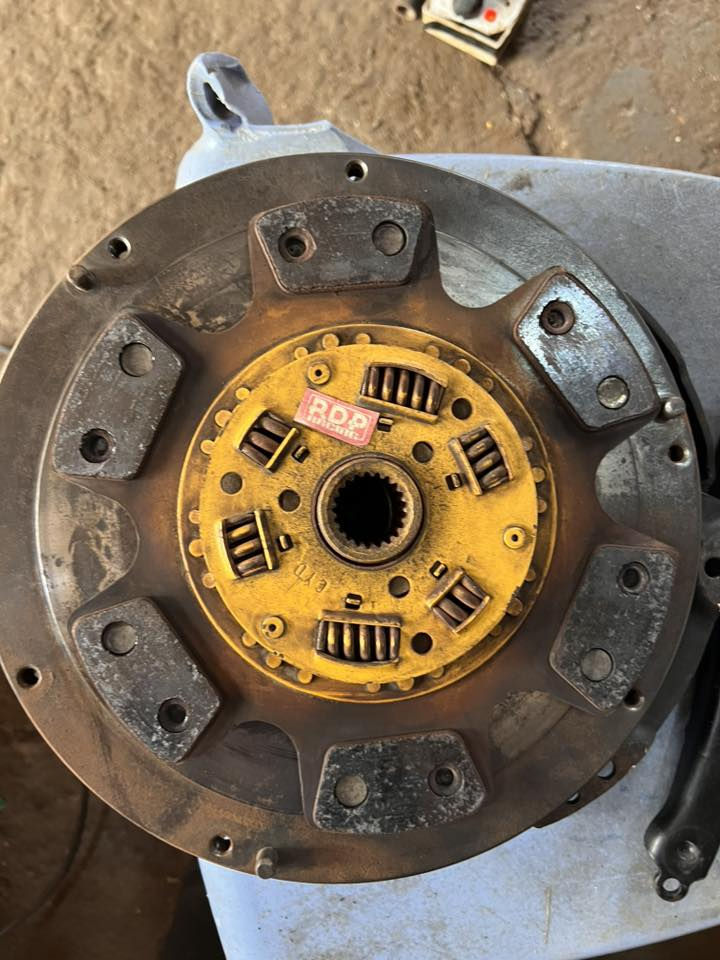 للبيع كلج VVT عينه راس ثور تك مشط و
صنيه براص تفصال وفلاوين راس ثور جديد 
السعر 250 قفل  (استعمال اقل الشهر)


**إذا كنت صاحب هذا الإعلان وتريد حذفه لأي سبب، رجاءا أرسل رسالة إلى الدعم الفني**