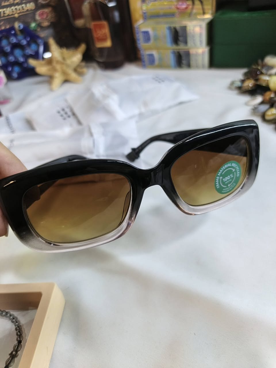 أكثر من ١٠٠قطعه كلهم ماركات طلعن با أمازون سعرهن مناسب للاستفسار ***********
