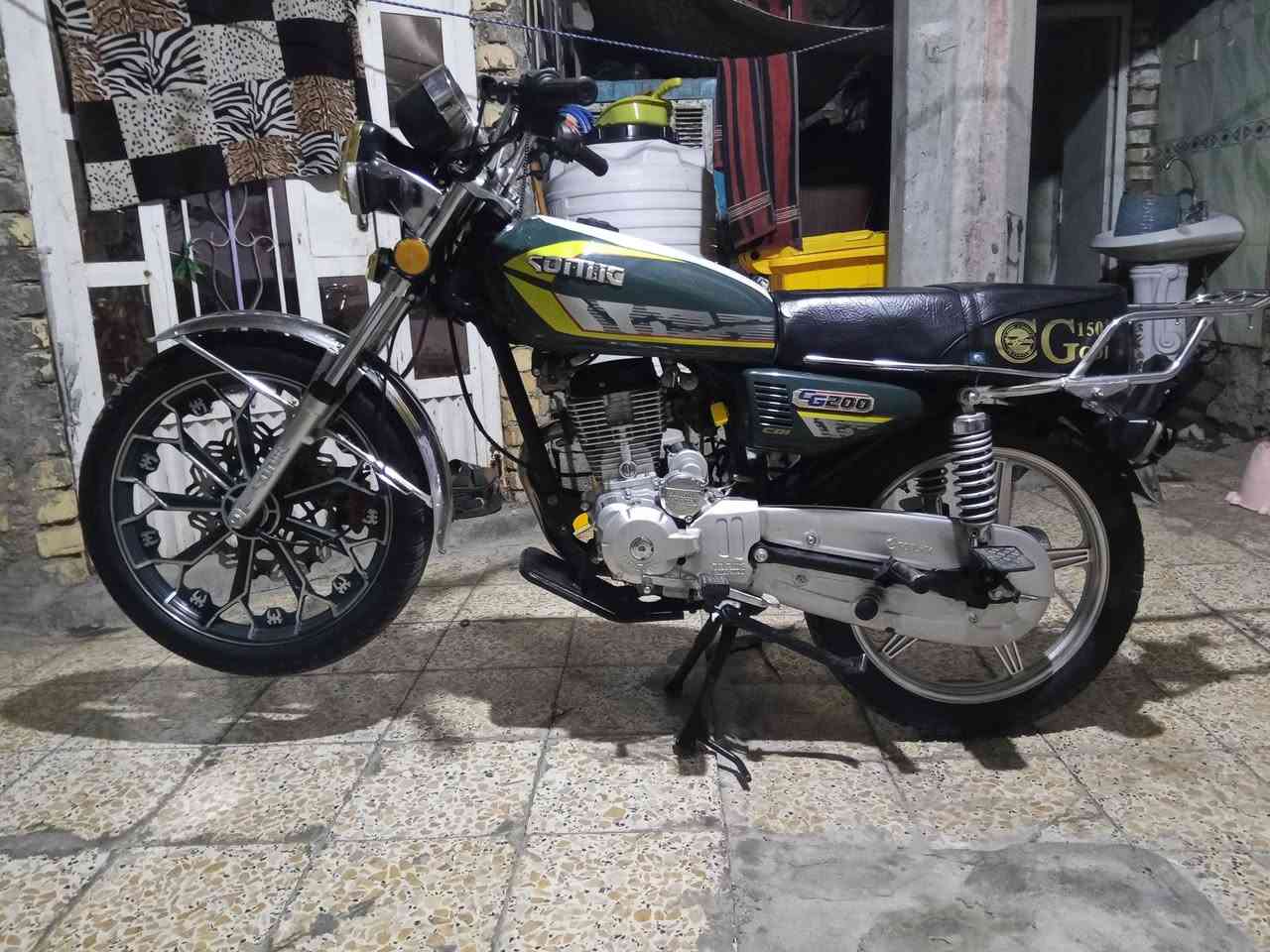 سلام عليكم دراجه للبيع موديل 24نضيفه شوفت عينك سعر 650وبيهه مجال لعنوان لحسينيه لراشديه رقم ***********
