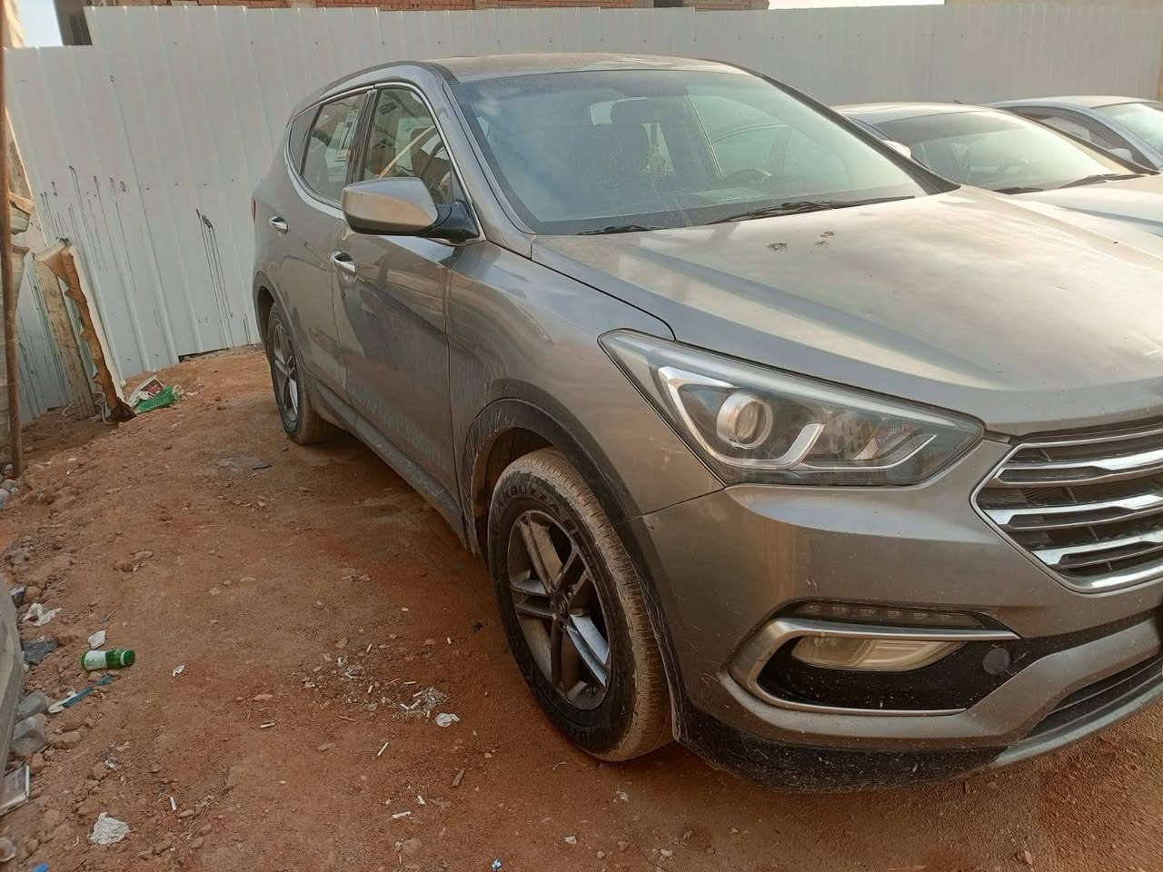 سنتافي 2017 أمريكي 5راكب/ مكينه2400/رقم مثنى ألماني/قطعتين جاملغ ايسر وبنيد السعر 130$بيه مجال/ الاتصال*********** ترهم مراوس
