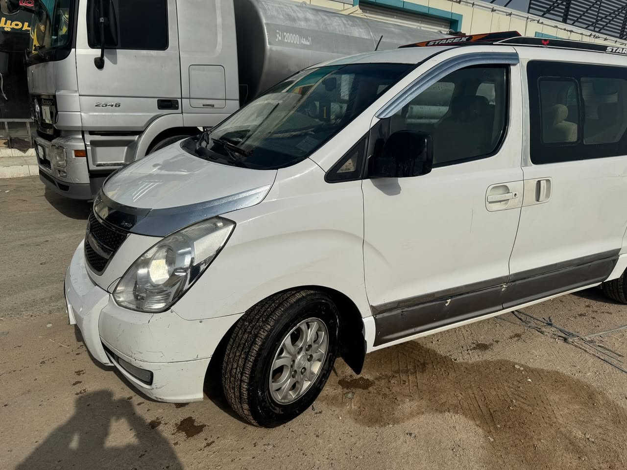 السلام عليكم ستاركس 2014مفتحور محور مسكر بيها ملاحضات قليله مكينه خير من الله السياره مرتبه السعر 170وبيها مجال  مكان السياره البصره الرميله الشماليه رقم صاحب السياره ***********
