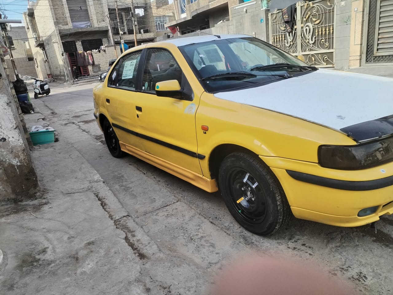 سلام عليكم شباب سمند موديل 2009 رقم بغداد الماني سنويه 2029شرط تحويل مصفره هيئه غرمات مكينه وكير فرنسي 2000 قطره بنص مكفولات وصدر امامي خلفي جديد تخم تاير نضيف مدوشمه كاعيه جلد تنته لايلون دوشمه عام سياره خير من الله سياره تبريد شغال عوزه بس كهربايات للفان فقط مكفوله من ضربه صبغ تبديل عده بارد بل باب خلفي الايمن فقط وهاي صوره كدامك مال اليوم شوفهن و قتنع وتصل وبيك خير ودلل سعره 27  وبيه مجال بسيط اليحب يتصل *********** مكاني بغداد العبيدي
