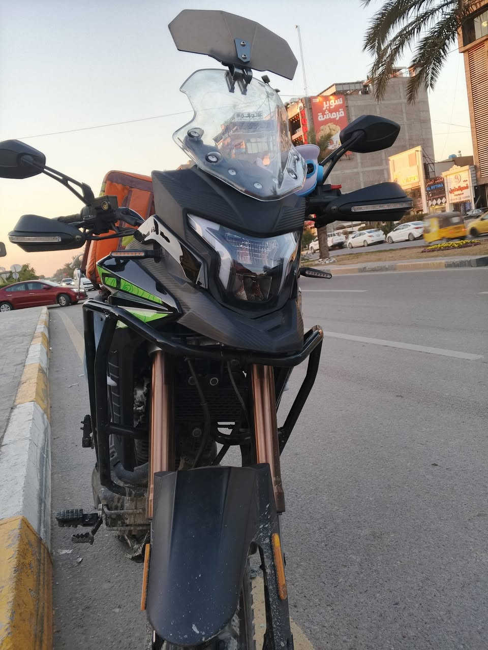 سلام عليكم الادفنجر دايوان شكل الجديد ويل كب بلادي رقم اربيل بأسمي ماشيه 4000الاف كفاله عامه ***********
