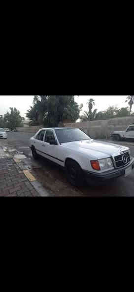 مارسدس دب موديل 1986سيارة كلهه على الابلاد بيهه فقط جاملغ ايمن صبغ السيارة تدفئة تبريد شغال تخم تاير جديد حداديه اماميه خلفيه جديدة سياره بيهه محرك 320خراطيم محرك كير جديد مكان السيارة بغداد الكسرة سعر السيارة 80$وبيهه مجال تفاصيل اكثر الاتصال على صاحب السيارة *********** اني مكلف بلنشر سيارة بالعافيه على الياخذهه سيارة وضع شركة
