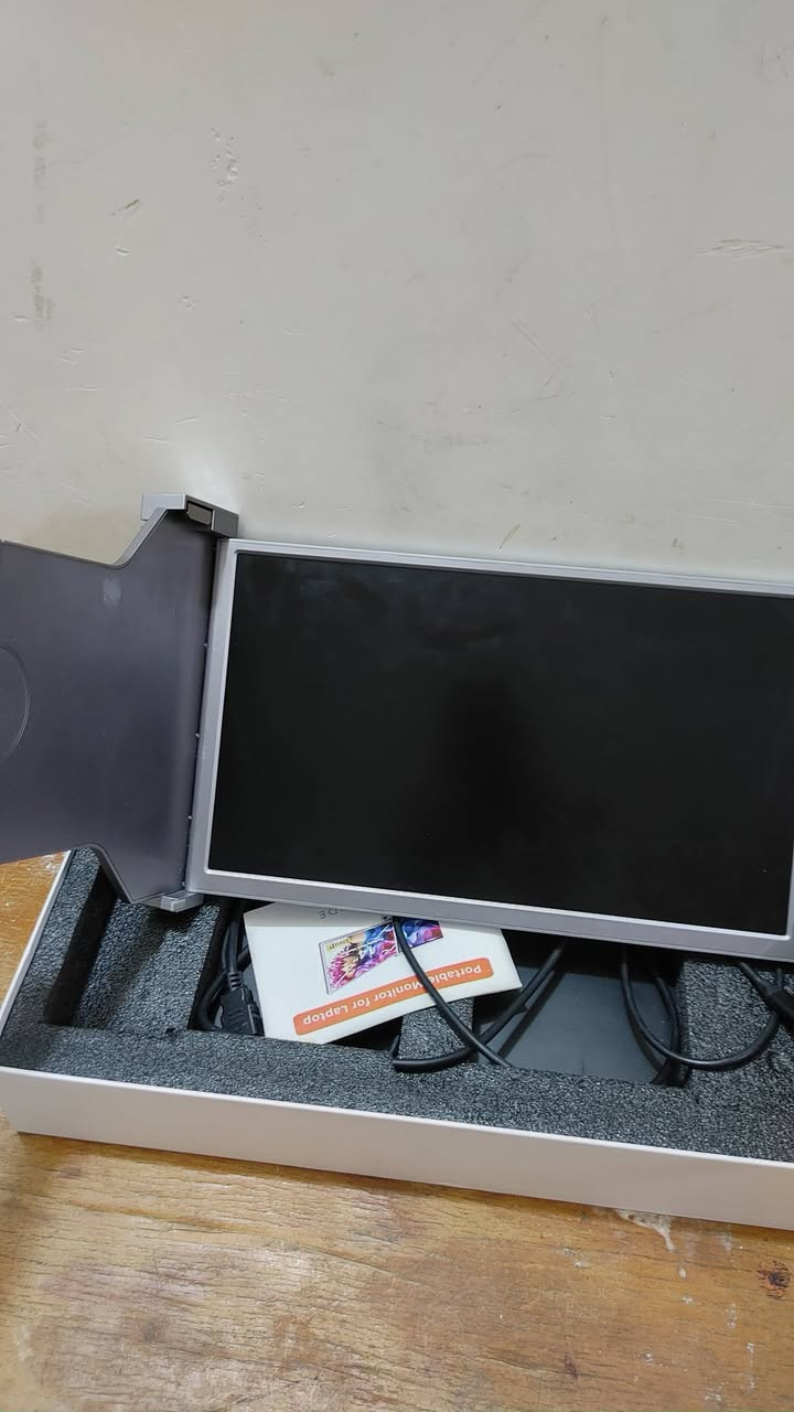 شاشة Portable Dual Monitor 14 inch 1080P
يعني شاشتين جانبيات للابتوب، حجم 14 إنج، دقة Full HD.
🔹 شاشة Portable Dual Monitor
🔹 قياس 14 إنج
🔹 دقة 1080P Full HD
🔹 مناسبة للابتوبات (للشغل، الدراسة، التداول، التصميم)
🔹 حالة ممتازة


**إذا كنت صاحب هذا الإعلان وتريد حذفه لأي سبب، رجاءا أرسل رسالة إلى الدعم الفني**