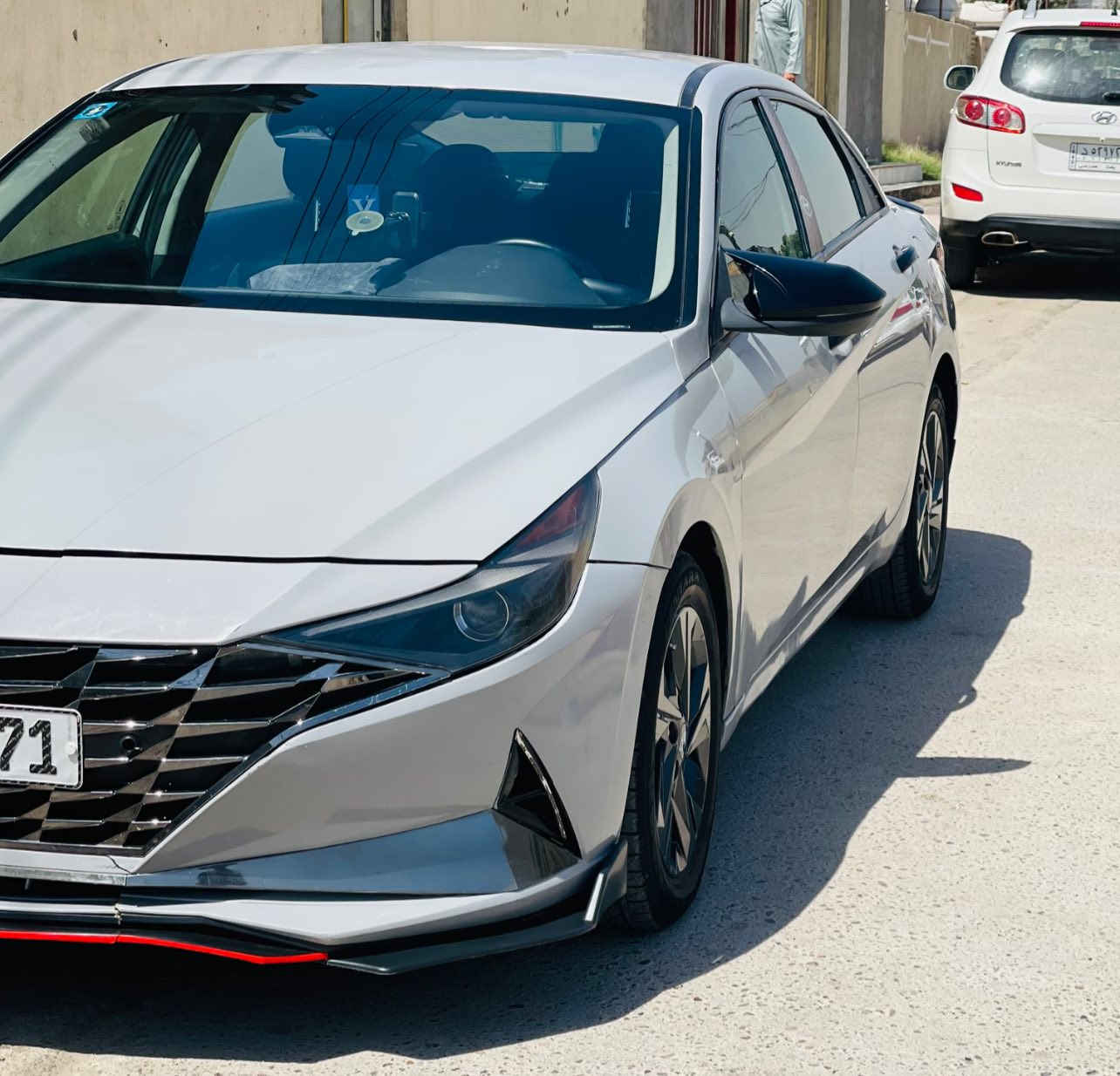 السلام عليكم للبيع الانترا موديل ٢١ لون مميز سياره حلوه وجديدة وباسمي بغداد تحويل ثاني يوم فول مواصفات عدى الفتحة مكينه ٢٠٠٠ دوش المرغوب مكاني بغداد سعره ١٥٠ وبيه مجال بسيط ***********
