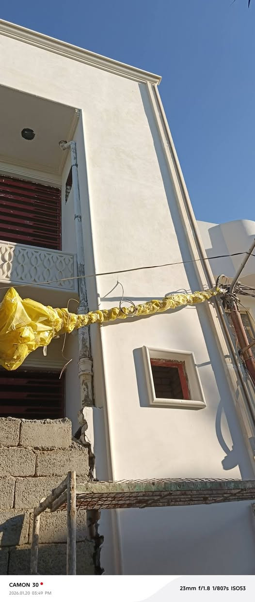 السلام عليكم
شغل درجه اولى والتزام بلعمل
 جص . بياض. لط داخل وخارج . لبخ واجهات 
 سمنت. لبخ ونثر. طلس وفوم 
الي يريد يشوف الشغل كل الهلا بي
***********
***********
