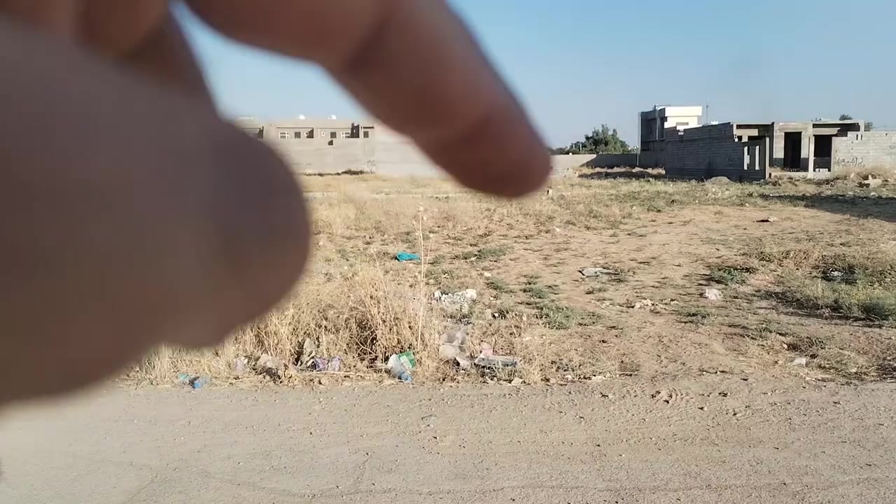 قطعة ارض للبيع زراعي حي بدر  خلف كلية امام جعفر صادق. شارع تانكي.. عل تبليط مساحه ٢٢٦ م . متوفر كهرباء وماء للاتصال ***********
