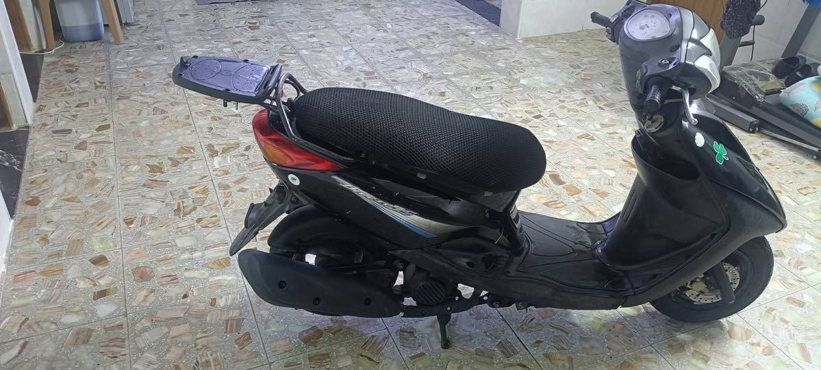 سلام عليكم بريز بغبغاء نوزل دراجة جديده مكينه بشرط برغي ممفتوح بيهه كفرات اصليه  سعر مليون و750  دراجه مرقمه بغداد رقم انجليزي تحويل مباشر  المكان بغداد شراي يتصل ***********
