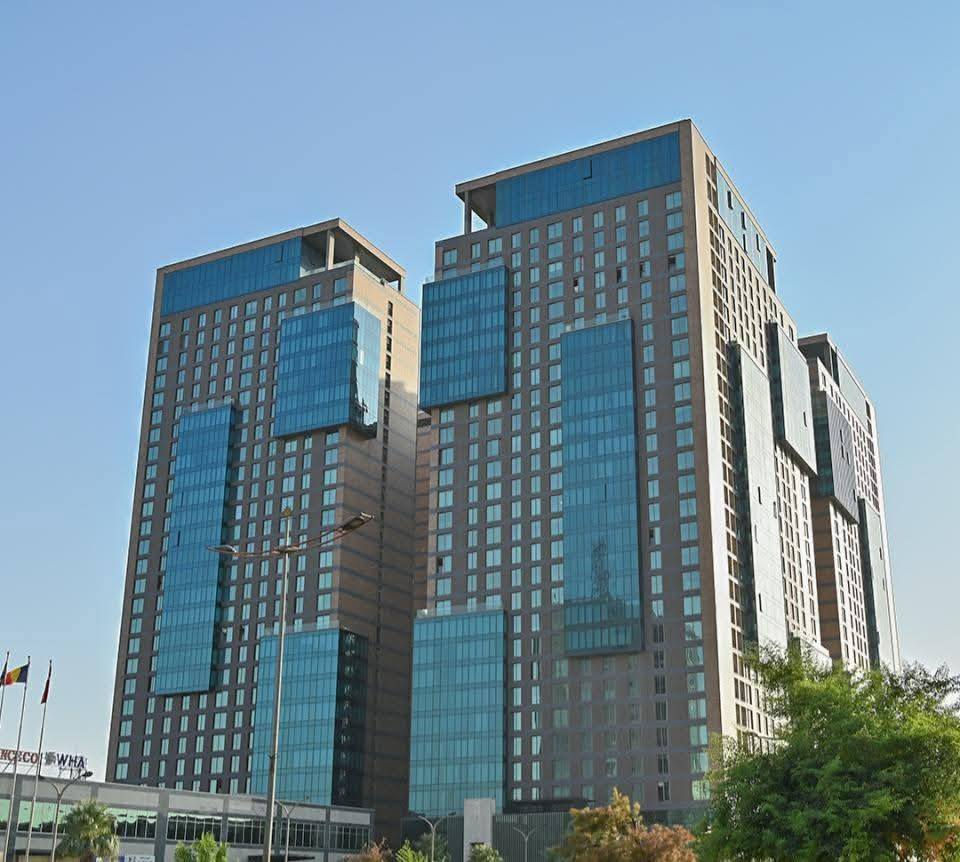 *تفاصيل الشقق في مجمع MRF Quattro Towers*
- الموقع: مجمع MRF Quattro Towers
- المساحات والأنواع المتوفرة:
    - غرفة + صالة
    - غرفتين + صالة
    - 3 غرف + صالة
    - 4 غرف + صالة
    - شقة دوبلكس
- الأسعار: تبدأ من تختلف حسب الطابق والواجهة
- متوفر للبيع والإيجار 
-موثث او فارغ 
*معلومات التواصل*
- رقم الهاتف: ***********
- طريقة التواصل: آسيا - واتساب
