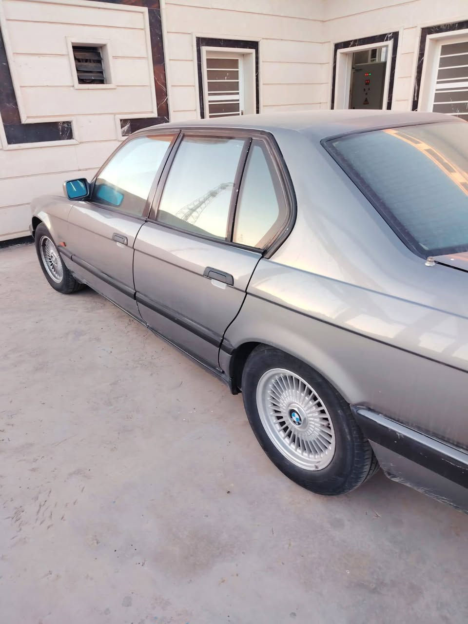 بي إم دبليو حجم ٧٤٠ سيارة جديدة عنوان كوت رقم بغداد للبيع رقم هاتف ***********
