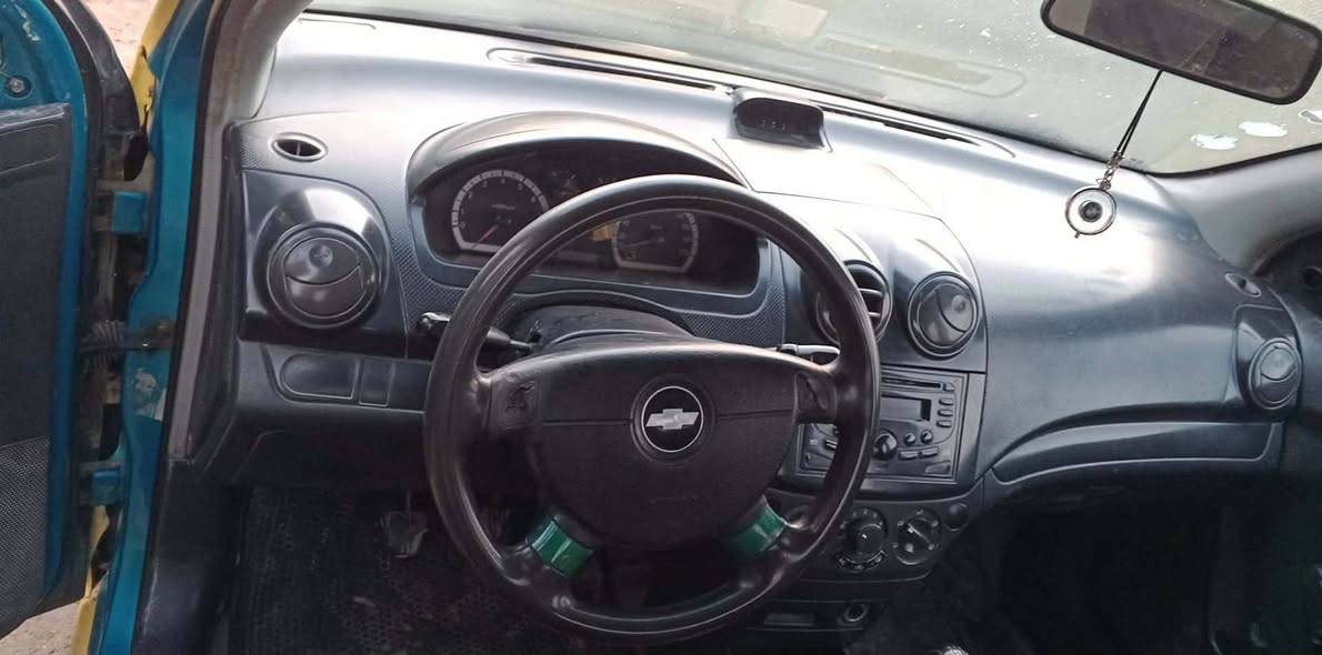 افيو للبيع مكينه وكير جدد كير عادي 
حداديه اماميه وخلفيه جدد 
عليها غرامات 450 
مامسجله هيئه يعني ماعليها ولا ربع 
  الاتصال  الرقم 

***********
