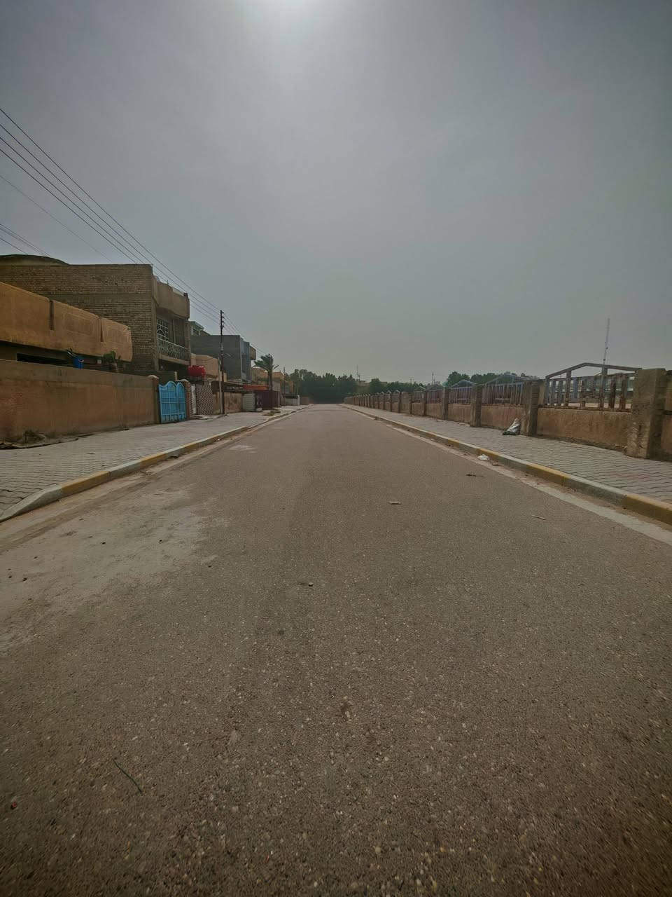 السلام عليكم
دار للبيع مساحه 225م 15×15 البناء قديم الموقع جسر ديالى حي الشهداء مقابل منتزه الصحفي ومجاور لمستوصف الساهرون للأستفسار الاتصال على الرقم *********** متاح على الواتساب
