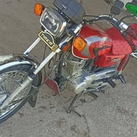 دراجه للبيع ب٤٥٠وبيها مجال اومراوس ب ٢٠٢٥ للاستفسار الاتصال ٠٧٨٣٨٧٥٧٧٣...